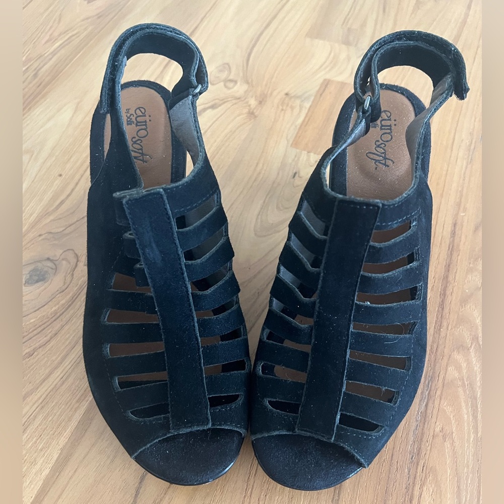 EUROsoft Women's Strappy Black Sandals